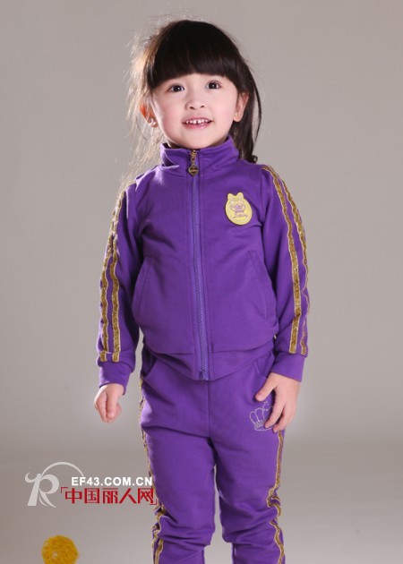 春季运动套装款式流行 运动套装什么颜色好看