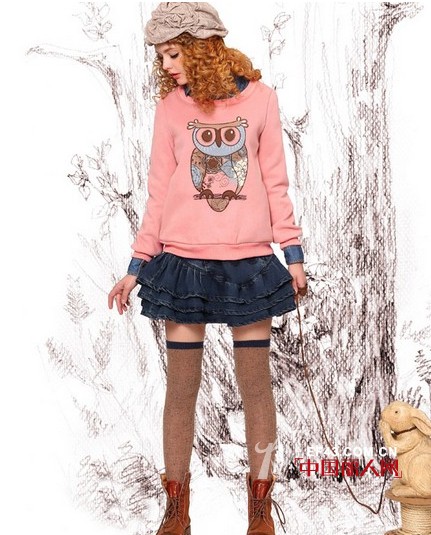 蝙蝠袖圆领印花打底衫搭配  棉布卫衣减龄装扮