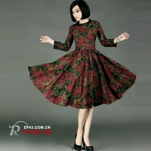 中式高腰伞裙 散发着东方熟女独特魅力