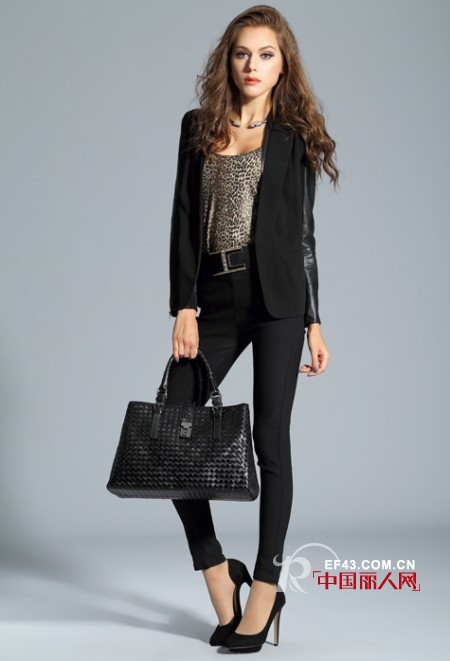 黑色小脚裤配什么上衣好看 小脚裤怎么搭配好看