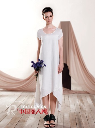 夏季连衣裙新款 开衩裙角时尚造型