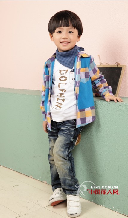 格子衬衫搭配什么好看 衬衫围巾怎么搭配