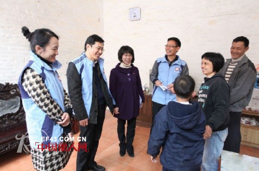 凡兜童装“青春情暖”青少年关爱大行动