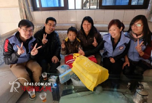 凡兜童装“青春情暖”青少年关爱大行动