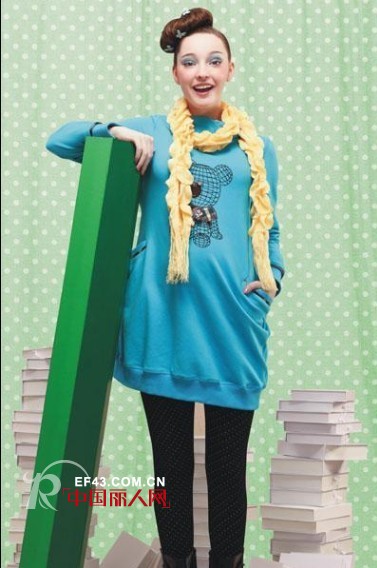 准妈妈的春季搭配妙计 宽松卫衣打造春季休闲风