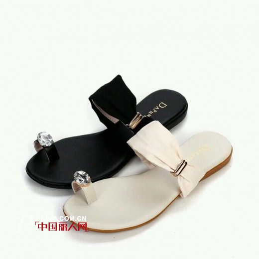 达芙妮凉拖鞋怎么样？拖鞋款式分类