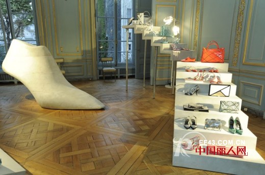 Roger Vivier推出2014春夏新品鞋履系列