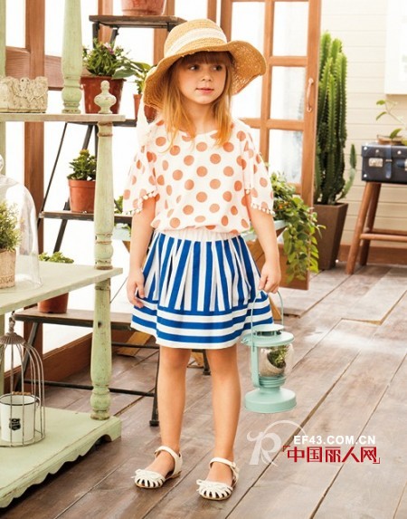 夏天旅游要带什么款式 去海边穿什么服装好看