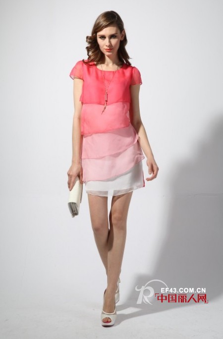 缤蔓女装牢牢占据佛山市场 今日喜签佛山桂城店