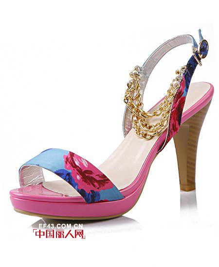 今年夏季流行什么样的高跟凉鞋