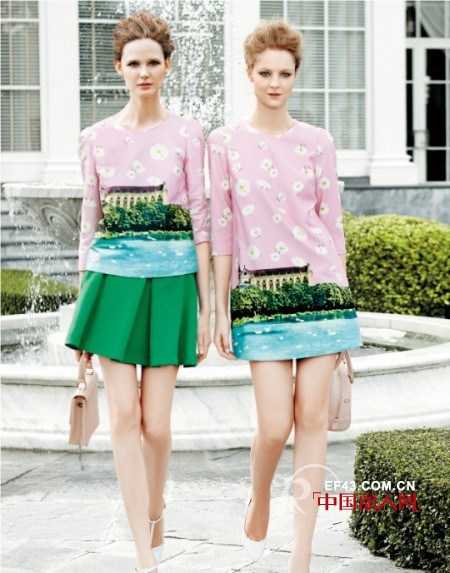 粉色碎花连衣裙搭配 曼娅奴春季中袖连衣裙款式搭配