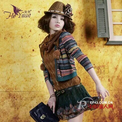 印花短裙引领早春 魅力搭配术与时尚同行