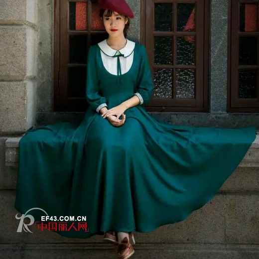 复古的街拍风 一种沉淀的华丽感