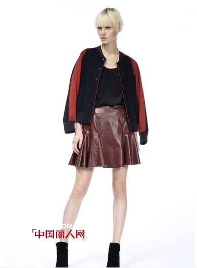 大牌PU皮修身百褶裙 欧根纱刺绣裙搭配