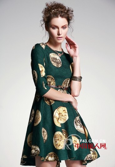 各式连衣裙搭配 清新甜美复古潮流各有范儿