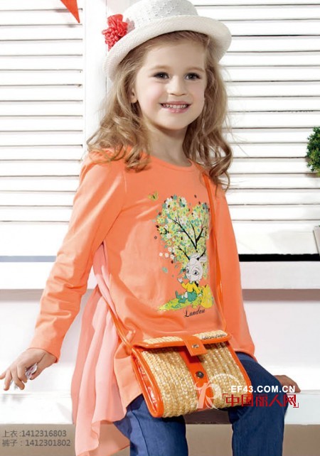 纯棉长T配什么裤子好 春季长T款式搭配