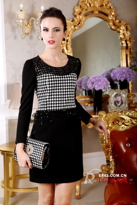 3月8日送什么礼物比较好 成熟女性适合什么样的连衣裙款式