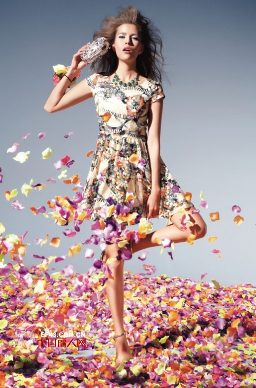 伯妮斯茵2014“花香之旅”夏季新品上市