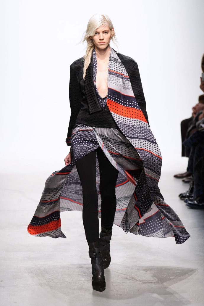 华裔设计师殷亦晴(Yiqing Yin)2014秋冬巴黎时装周首秀