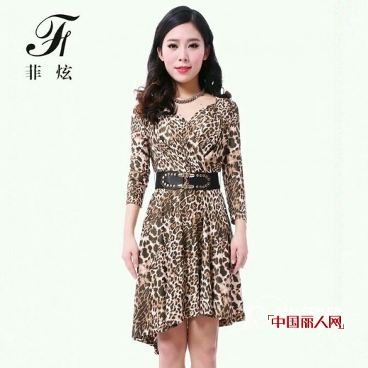 春季新款中年女性连衣裙 红人菲炫为你量身定做
