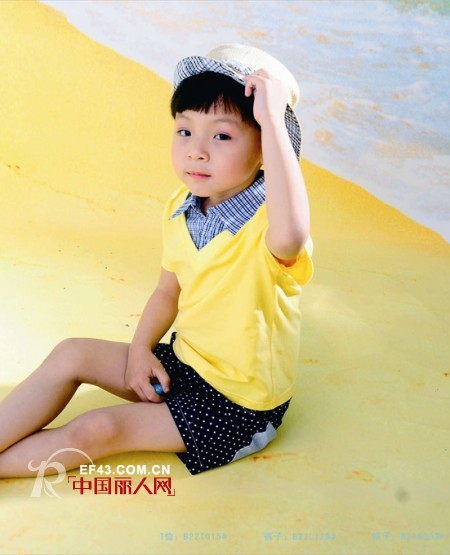 黄色T恤配什么裤子 夏季短袖T恤搭配