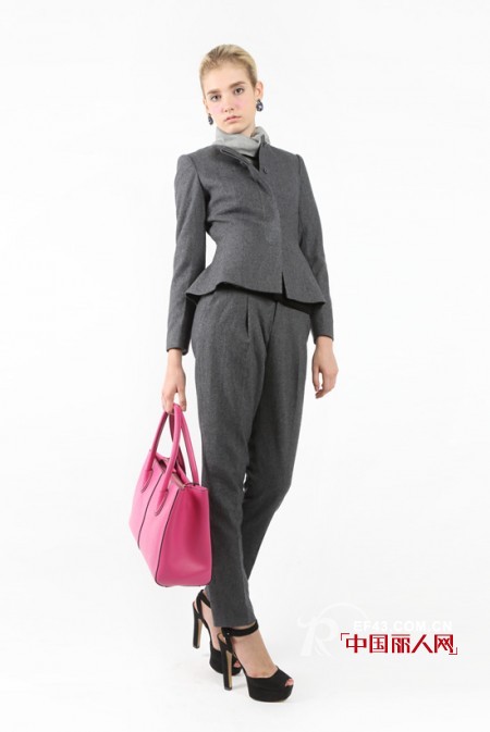 灰色不一定土气 春季OL们的OUTFIT推荐