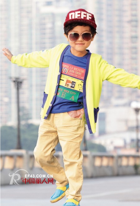 开衫外套配什么帽子好看 春季开衫怎么搭配