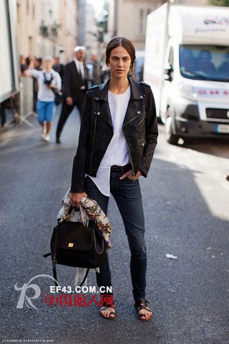 初春穿皮外套好看吗 皮外套怎么搭配