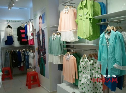 热烈祝贺淑女时代品牌女装阳江江城新店隆重开业