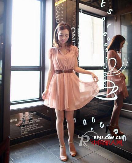 雪纺连衣裙新款推荐 雪纺连衣裙怎么搭配