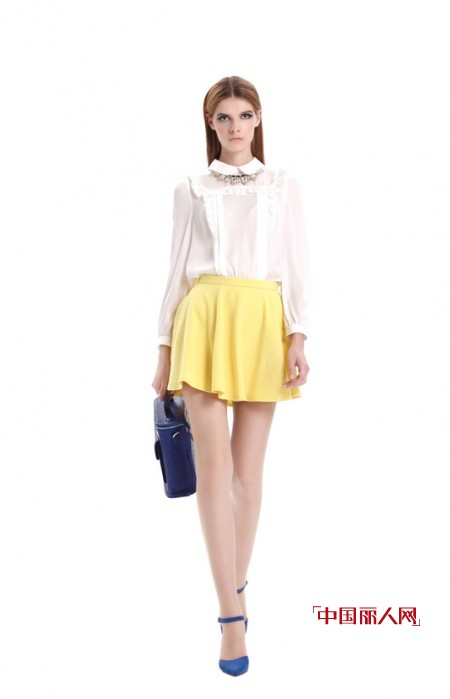 夏装新品搭配法则 牛仔布裙镂空针织搭配