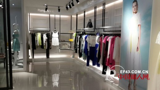 恭祝让爱女装海南海口佳心百货店签约成功