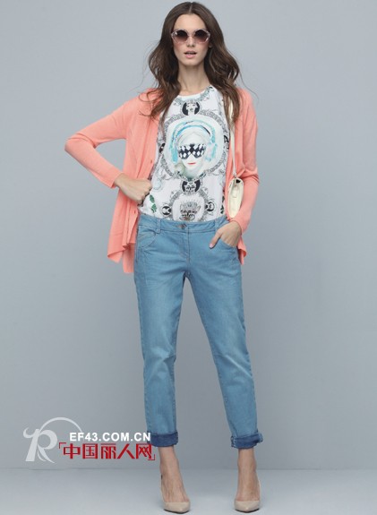 牛仔裤这样穿 复古帅雅全hold住