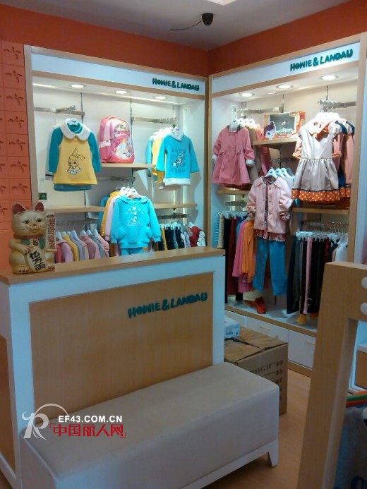 虹猫蓝兔童装广州番禺区南村镇专卖店全新形象升级