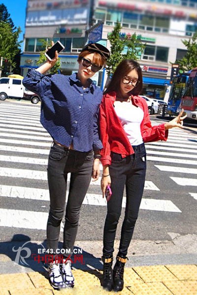 女装春装衬衣搭配 格子衬衣搭配什么裤子