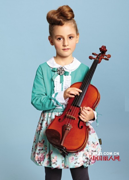 长袖连衣裙怎么搭配 格子衬衫配什么裤子