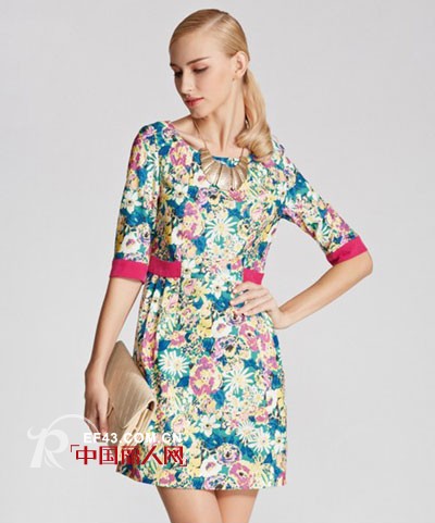 春夏女装新款连衣裙推荐 20岁左右适合穿什么款式的裙子