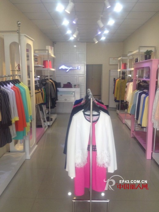 热烈庆祝艾莜女装福建福州长乐店盛大开业