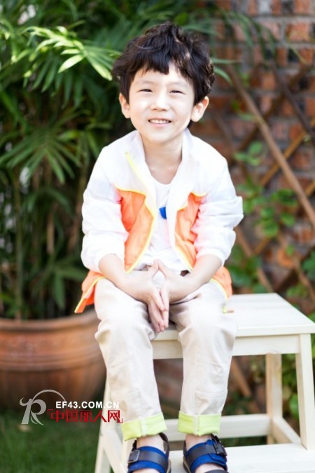 春季韩版外套怎么搭配 薄款外套搭配