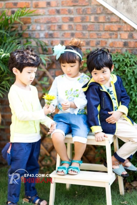 春季韩版外套怎么搭配 薄款外套搭配