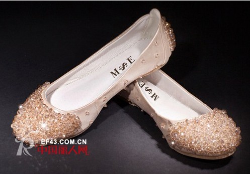 新款平底鞋时尚看点 网纱尖头单鞋串珠鞋LOOK