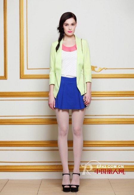 四五月穿什么合适?最in搭配新款小香风配连衣裙