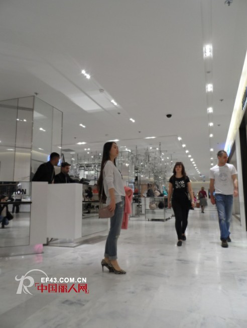 图案女装2014秋冬新款紧张设计中 将于五月开发布会