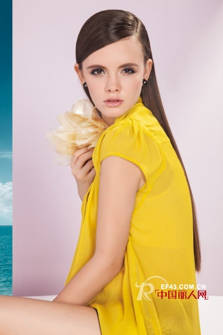 黄色雪纺衫配什么裤子 亮黄色配什么颜色