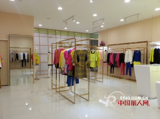 俪思女装盛大进驻洛阳丹尼斯商场