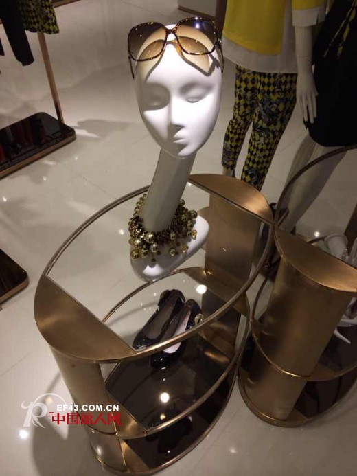 Zannifer瓒妮佛女装天津友谊商厦店盛大开幕