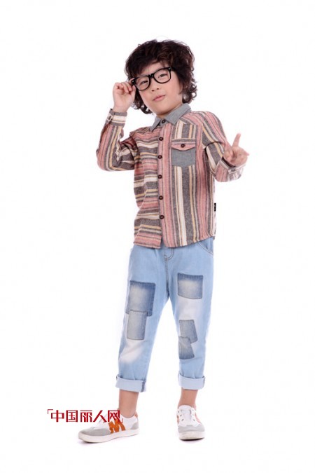 工装裤怎么搭配 长T配什么裤子好看 春季童装搭配