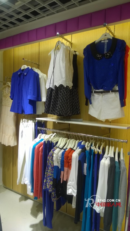 热烈祝贺淑女故事品牌女装进驻河源美达广场店温柔开业