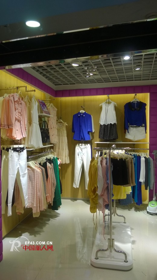 热烈祝贺淑女故事品牌女装进驻河源美达广场店温柔开业