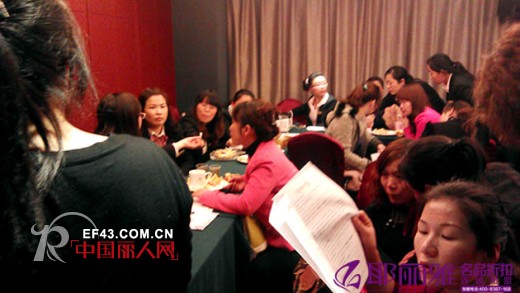 耶丽雅火爆签约现场:1天内新签加盟商20余家